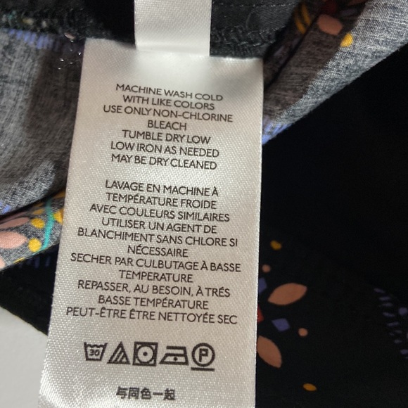 Anthropologie Maeve Abstract City Shorts - Picture 9 of 14